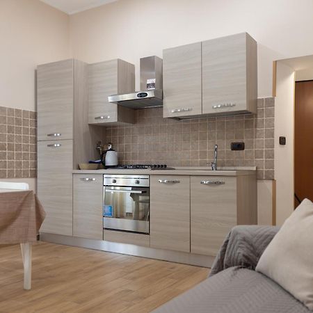 Casa Vacanze Alla Maison 피우미치노 외부 사진