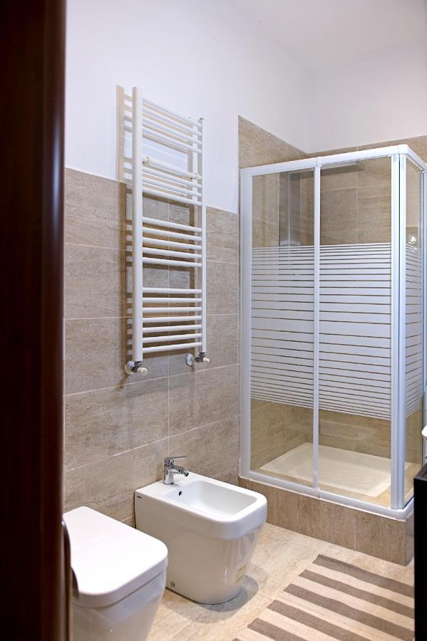 Casa Vacanze Alla Maison 피우미치노 외부 사진