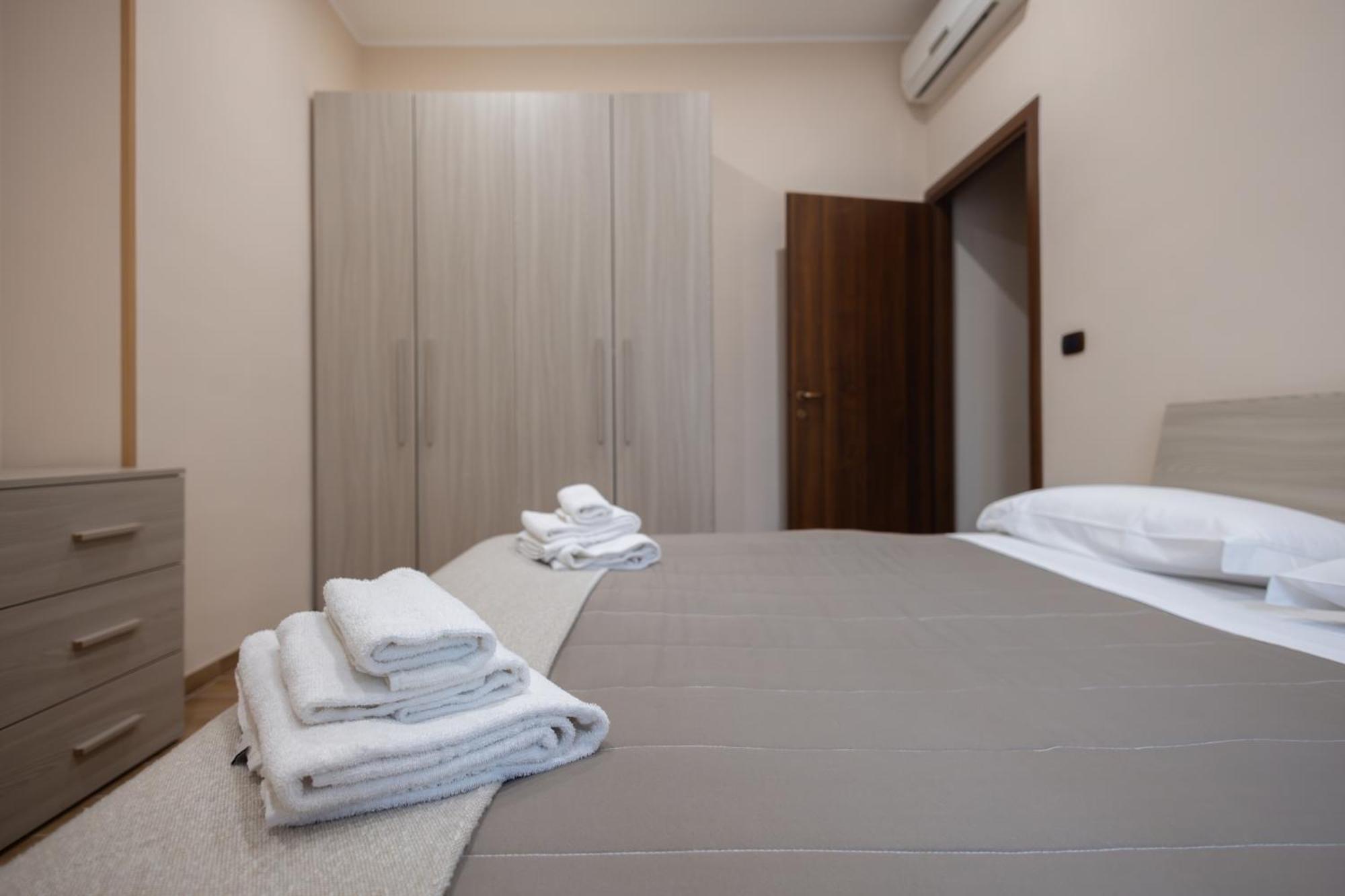 Casa Vacanze Alla Maison 피우미치노 외부 사진