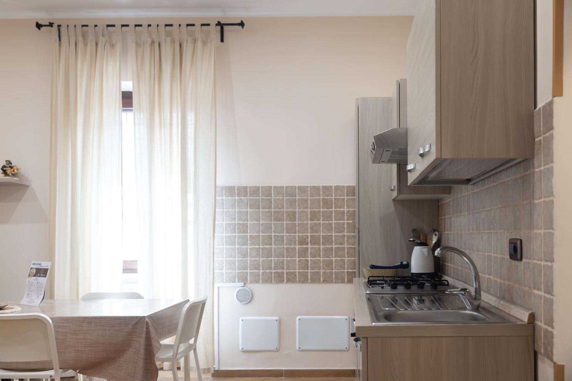 Casa Vacanze Alla Maison 피우미치노 외부 사진
