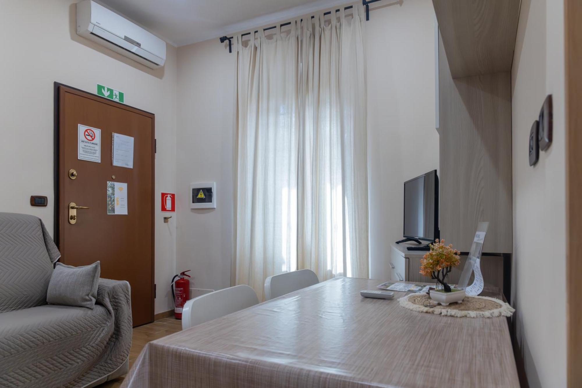 Casa Vacanze Alla Maison 피우미치노 외부 사진