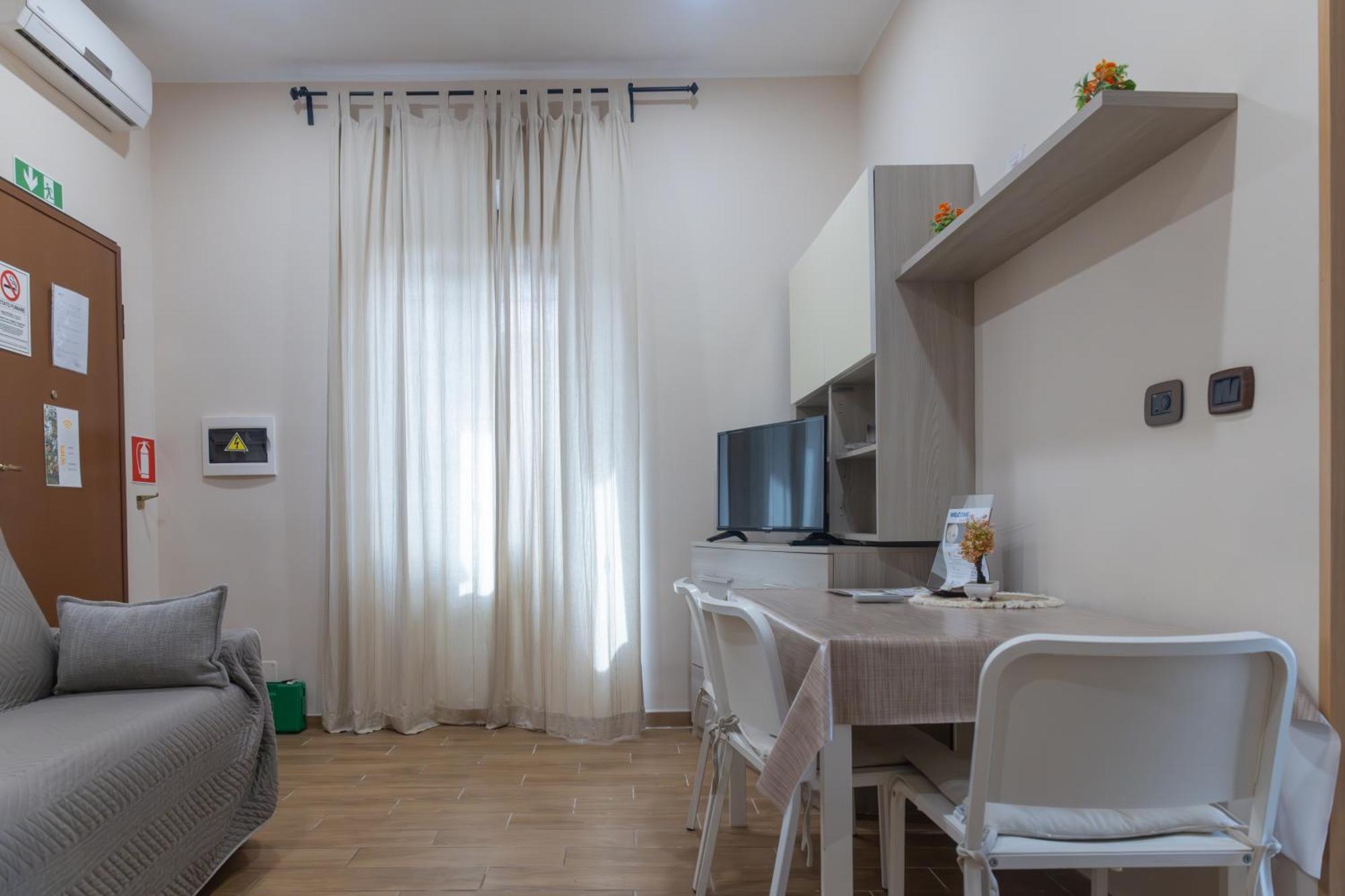 Casa Vacanze Alla Maison 피우미치노 외부 사진