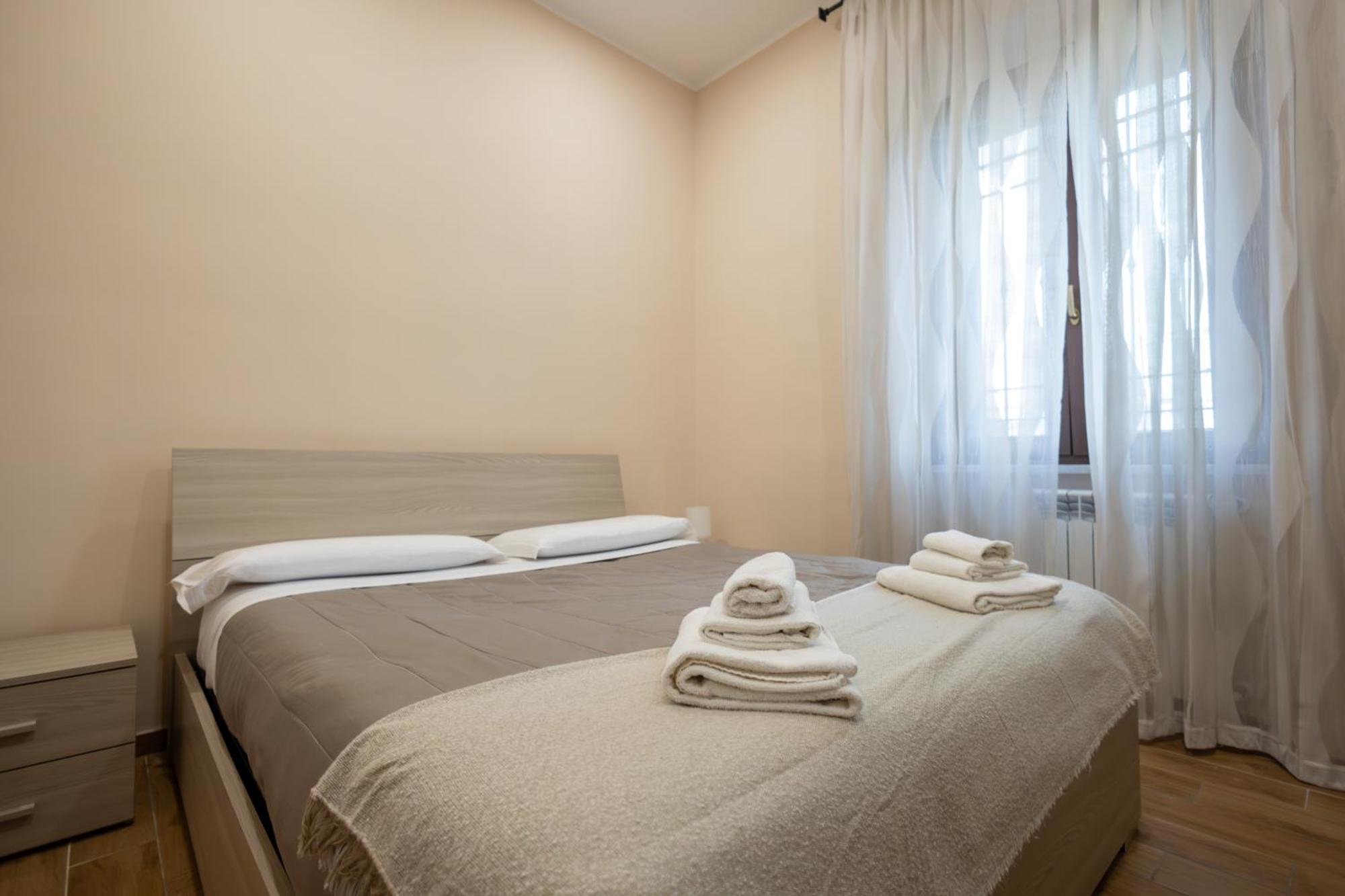 Casa Vacanze Alla Maison 피우미치노 외부 사진